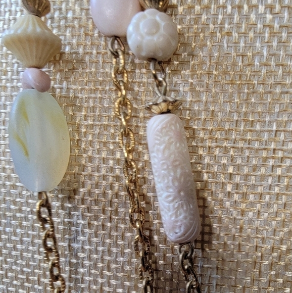 Long layered three stand necklace pink and cream beads on gold tone chains - Picture 5 of 13